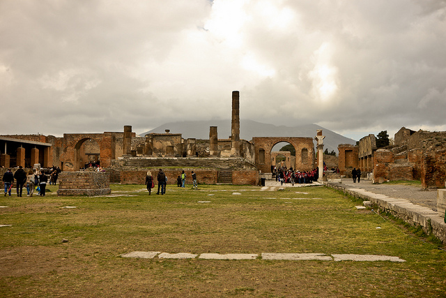 lost cities_pompeii_italy