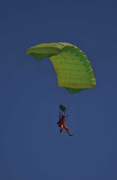 Tandem or solo, Mossel Bay offers some of the finest skydiving conditions on the South African coast