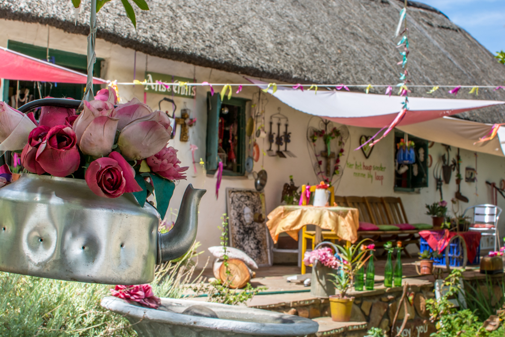 Die Sandveldhuisie is a quirky art house and great for a cup of coffee. Chat to the owners for everything Citrusdal. 