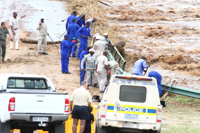 Letaba bridge, Kruger floods