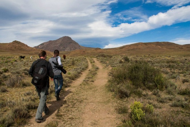 Walking on 4x4 route, Compassberg. Image by Dale Morris