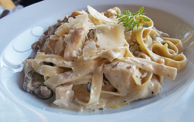 Recipe: homemade tagliatelle with mixed exotic mushrooms and parmesan