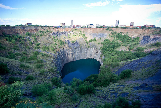Why-you-should-visit-Kimberley -the big hole1