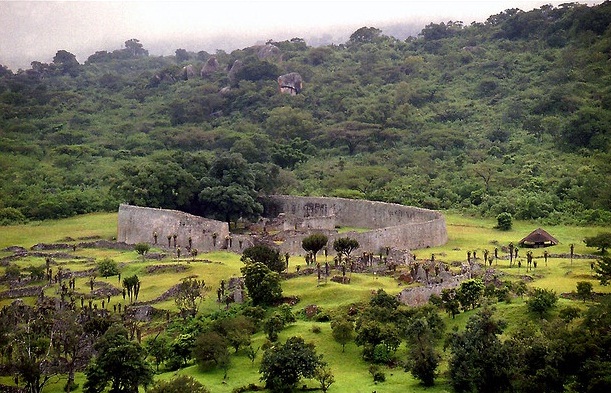 southern-african-ruins-great-zimbabwe-1