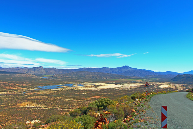 View from the top of the Katbakkies pass en-route. Photo by Paul Maughan-Brown