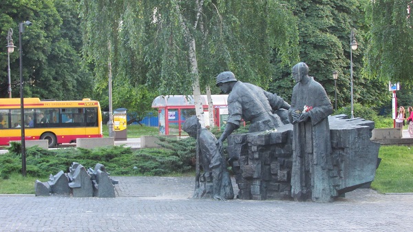 Warsaw Uprising statues