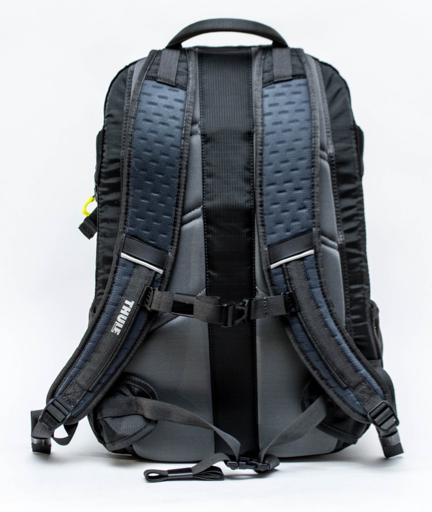 This Thule bag has chest or sternum straps