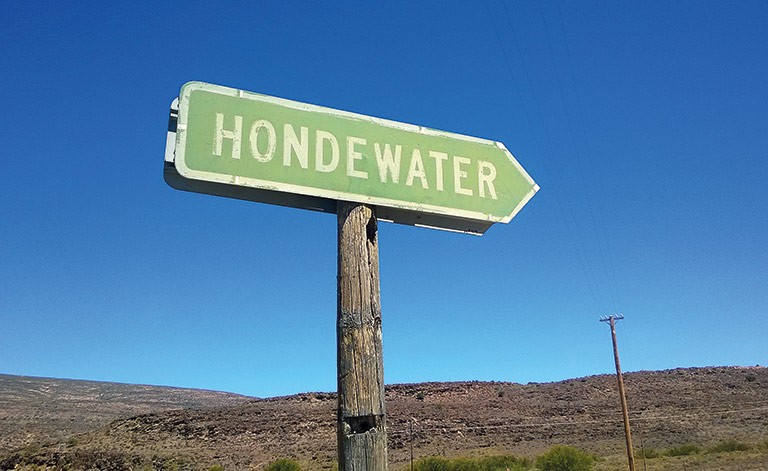 A promising signpost near Wolverfontein.