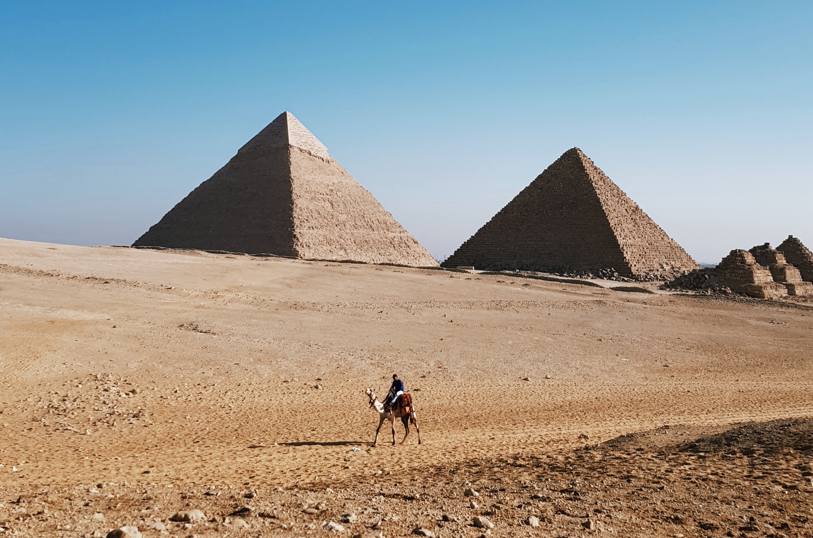 travel egypt pyramids