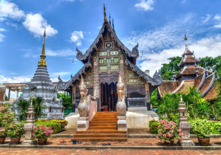 Tourist sued for leaving bad hotel review in Thailand