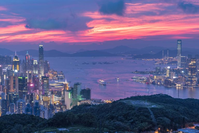 Hong Kong and Singapore to crate travel bubble