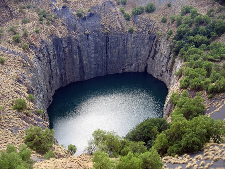 Places to visit in Kimberley - The Big Hole