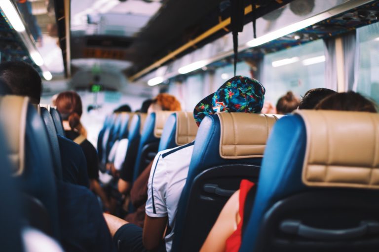 8 Simple tips to have a comfortable long-distance bus trip