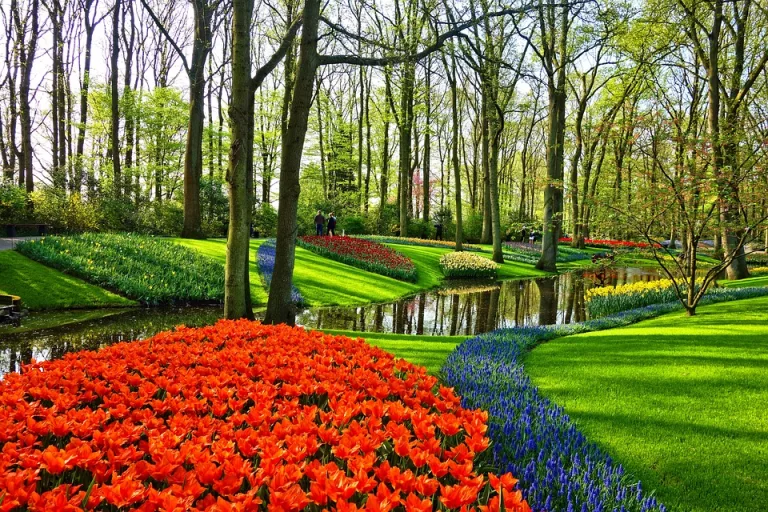 7 Places on Earth to Visit That Don’t Feel Real - Keukenhof, Netherlands